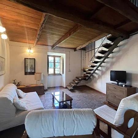 Flat With Heated Hot Tub And Shared Pool * Casola in Lunigiana