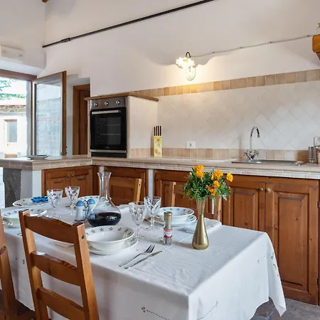 Apartment Flat With Heated Hot Tub And Shared Pool