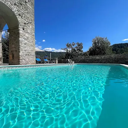 Flat With Heated Hot Tub And Shared Pool * Casola in Lunigiana