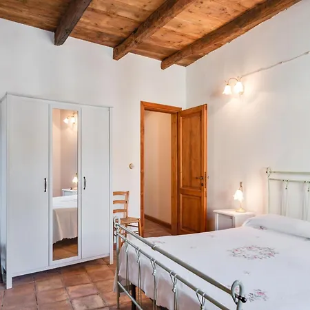 Apartment Flat With Heated Hot Tub And Shared Pool Casola in Lunigiana