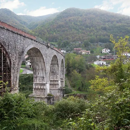 Flat With Heated Hot Tub And Shared Pool * Casola in Lunigiana