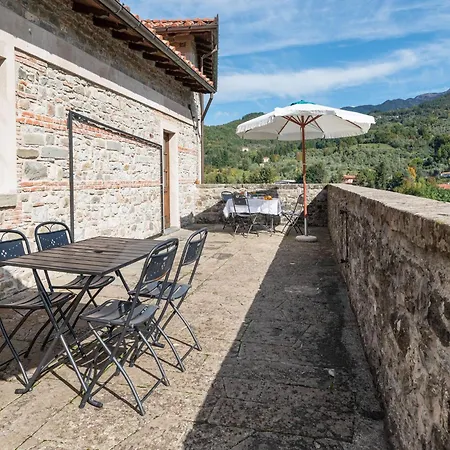 Flat With Heated Hot Tub And Shared Pool * Casola in Lunigiana