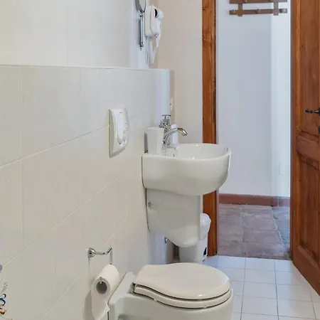 Apartment Flat With Heated Hot Tub And Shared Pool Casola in Lunigiana