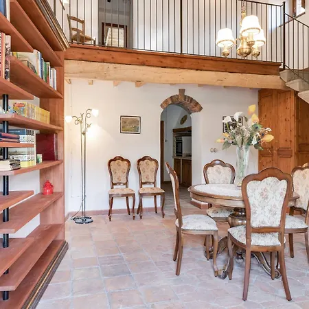 Flat With Heated Hot Tub And Shared Pool * Casola in Lunigiana