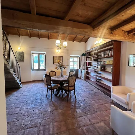 Flat With Heated Hot Tub And Shared Pool * Casola in Lunigiana