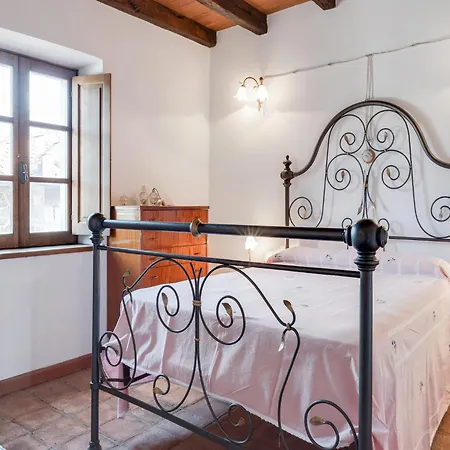 Apartment Flat With Heated Hot Tub And Shared Pool Casola in Lunigiana